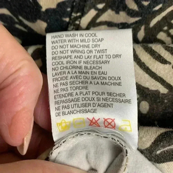 Laura Petite Stretchy, Versatile Short Sleeve Top Size L - Picture 6 of 6